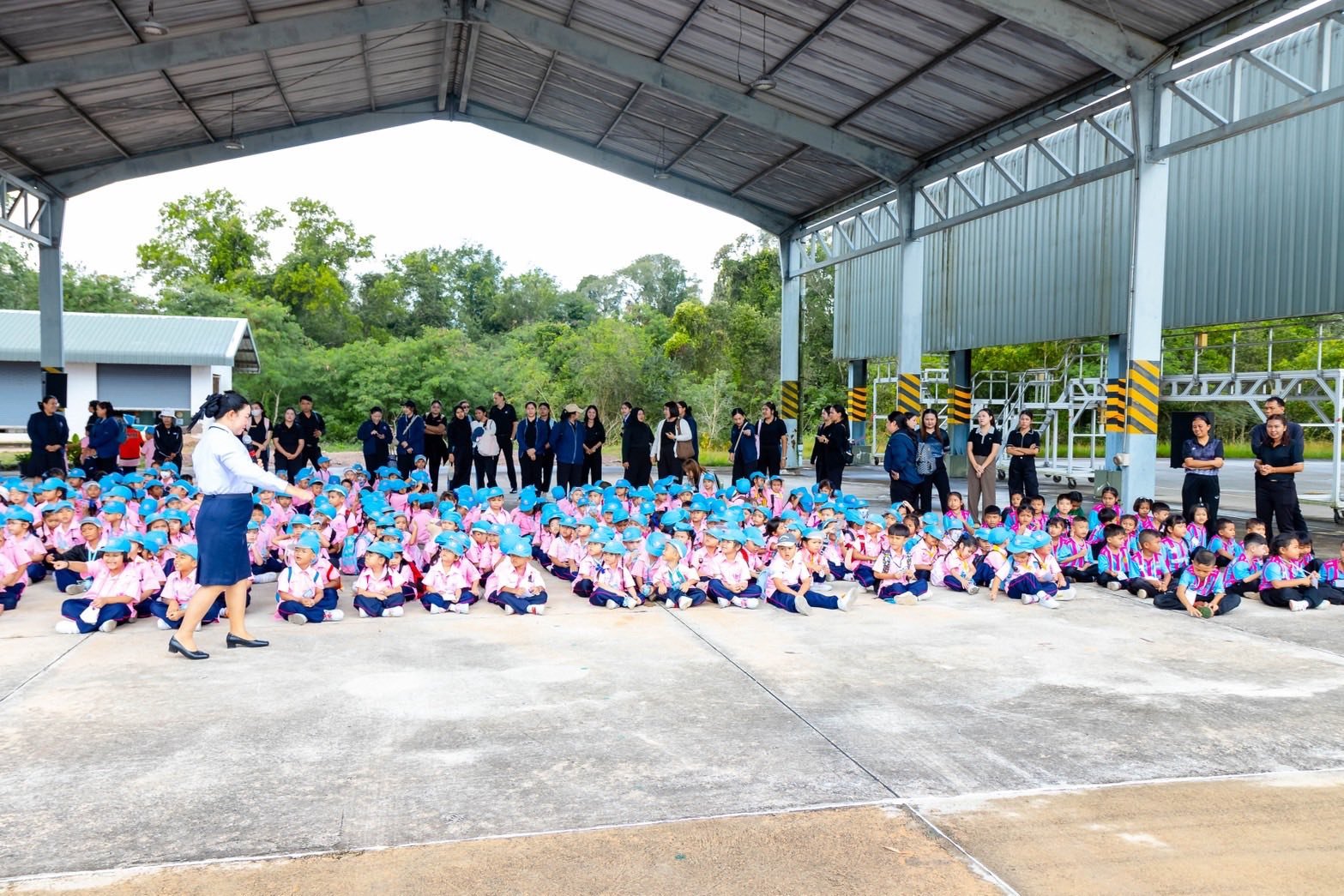 <div style='text-align:center;'><a href='img/article/art_1766989194/image/g/3da9c619b433fd8bbd5e3eadb8e634081_1387868133.jpg' target='_blank' style='color:#FFF !important;' download><b>ดาวน์โหลดรูปภาพ</b> <span style='font-size:12px;'>(1,567 x 1,045 px)</span></a></div>