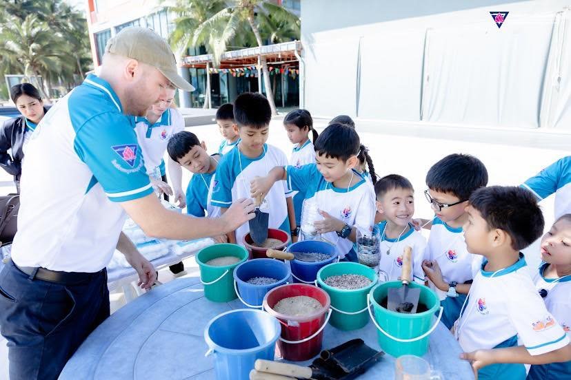 <div style='text-align:center;'><a href='img/article/art_1766989607/image/g/65dd3e3b6912f4cd41b9901d3f2202d91_3773520429.jpg' target='_blank' style='color:#FFF !important;' download><b>ดาวน์โหลดรูปภาพ</b> <span style='font-size:12px;'>(828 x 552 px)</span></a></div>