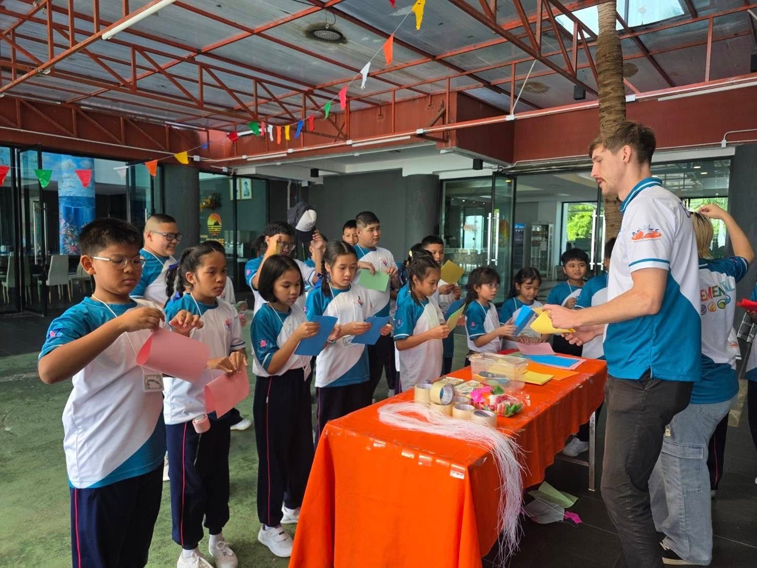 <div style='text-align:center;'><a href='img/article/art_1766989607/image/g/79859170e44cae349bfeae492e57243a1_2969528350.jpg' target='_blank' style='color:#FFF !important;' download><b>ดาวน์โหลดรูปภาพ</b> <span style='font-size:12px;'>(1,477 x 1,108 px)</span></a></div>