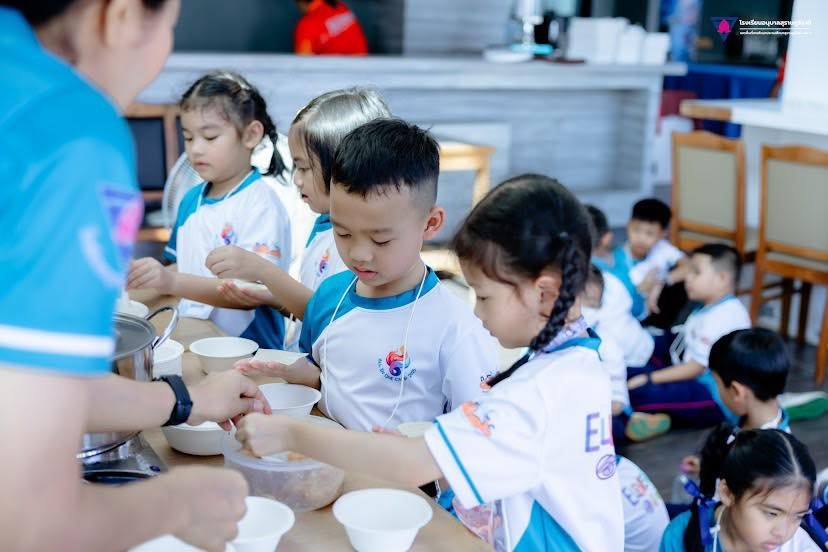 <div style='text-align:center;'><a href='img/article/art_1766989607/image/g/bc57bfe15f71b4b54d387ca7d0f6e76c1_1612088357.jpg' target='_blank' style='color:#FFF !important;' download><b>ดาวน์โหลดรูปภาพ</b> <span style='font-size:12px;'>(828 x 552 px)</span></a></div>